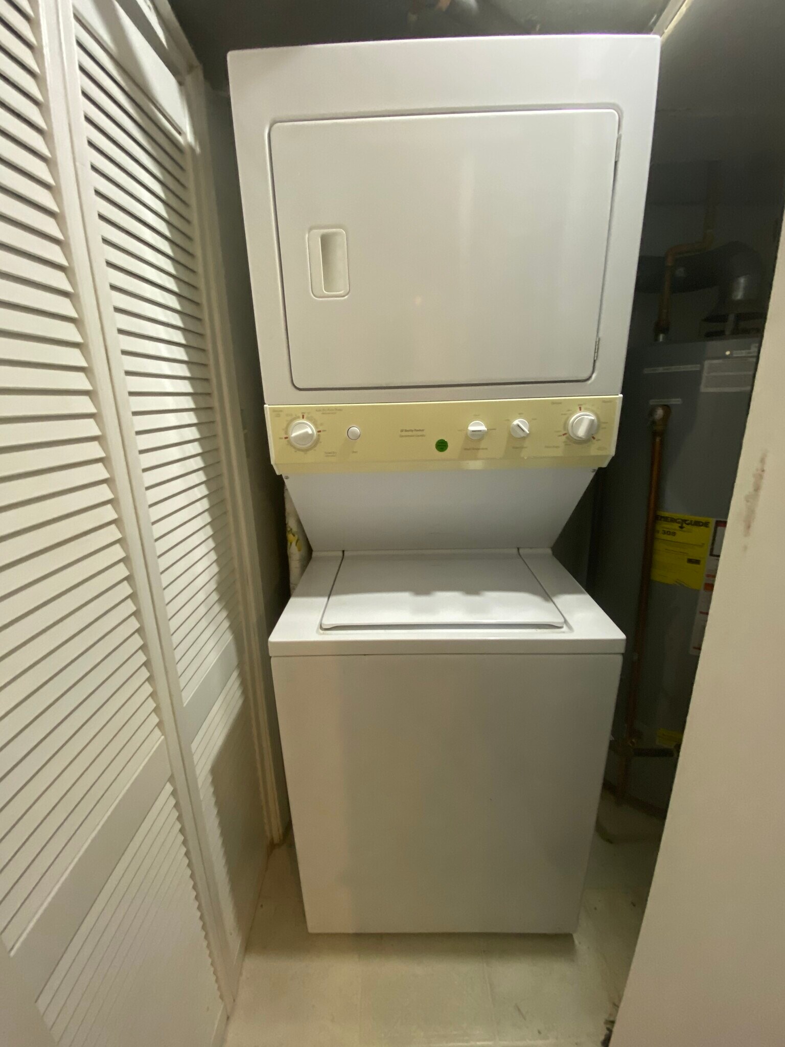 Apt Washer/Dryer - 5044 Klingle St NW