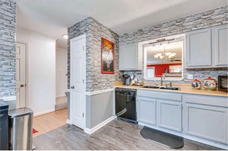 Building Photo - 2951 Lexington Trace Dr