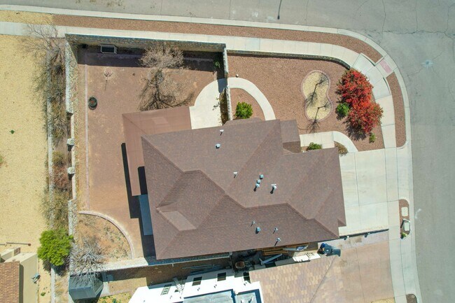 Building Photo - Beautiful Corner lot House