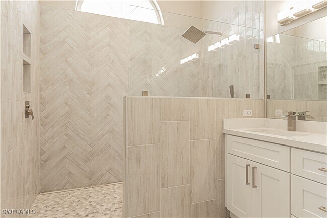 Building Photo - 16404 Kelly Woods Dr