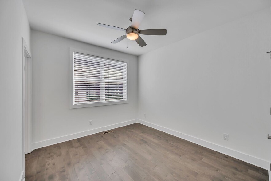 Building Photo - 504 Vernon Cir