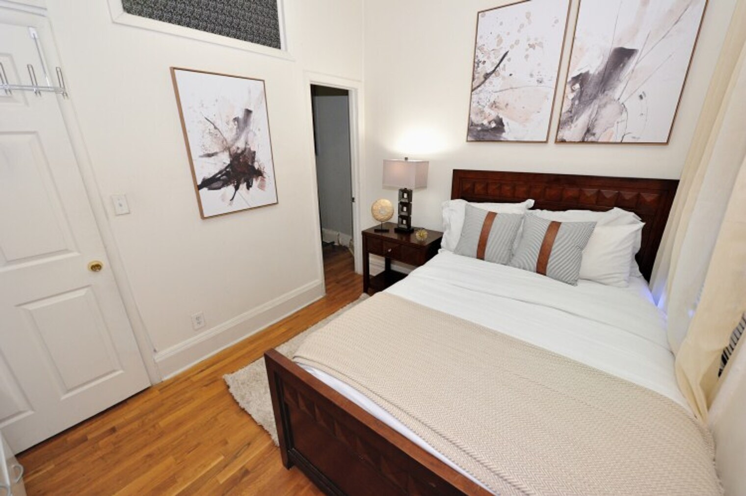 Building Photo - 440 W 45th St