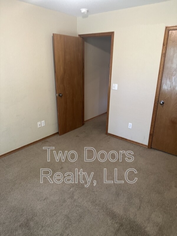 Building Photo - 15901 Big Cypress Dr