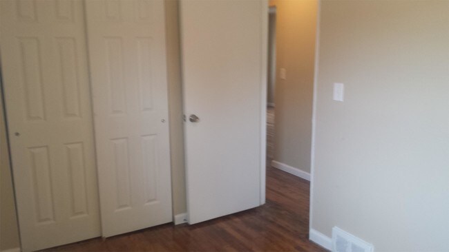 Building Photo - 12851 Lahser Rd