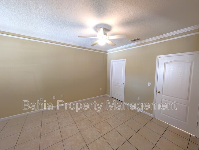 Building Photo - 10517 Villa View Cir