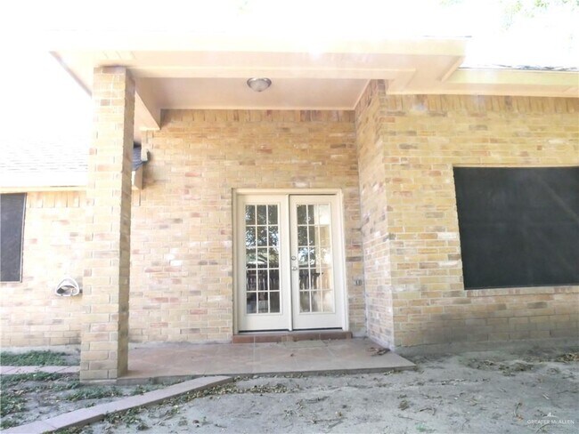 Building Photo - 33 27th