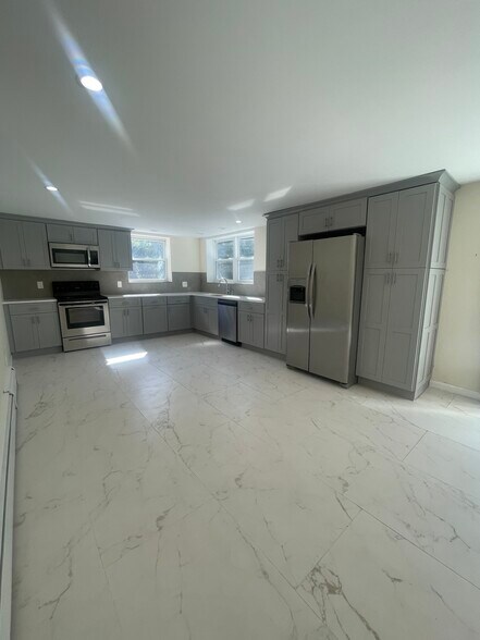 Building Photo - 43 Mahopac Ave