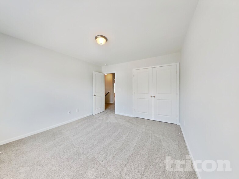 Building Photo - 258 Sturgeon St