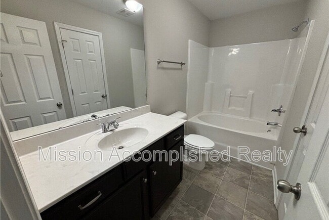 Building Photo - 2644 Middle Br Bnd