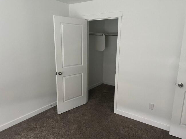 Primary Photo - 398 N Sea Chaser Ln