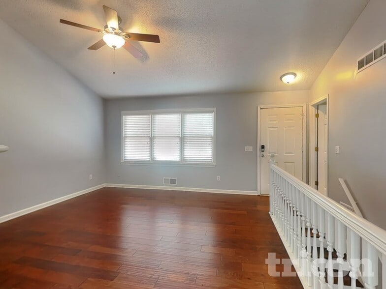 Building Photo - 244 Chastain Way