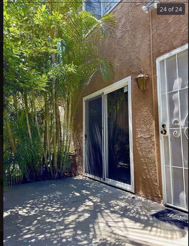 Building Photo - 22718 Figueroa St
