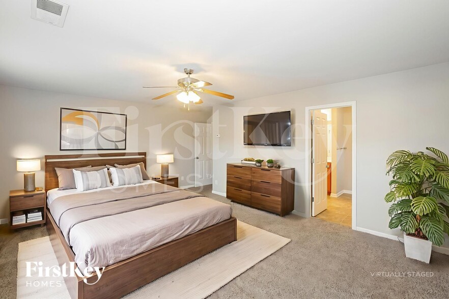 Building Photo - 11101 Dulin Creek Blvd