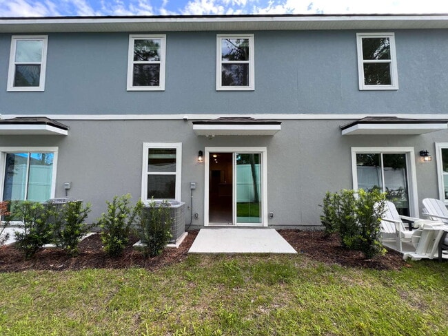 Building Photo - Charming 3-Bedroom Townhome for Rent in De...