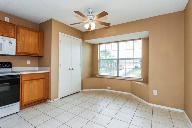 Building Photo - 2525 Concina Way