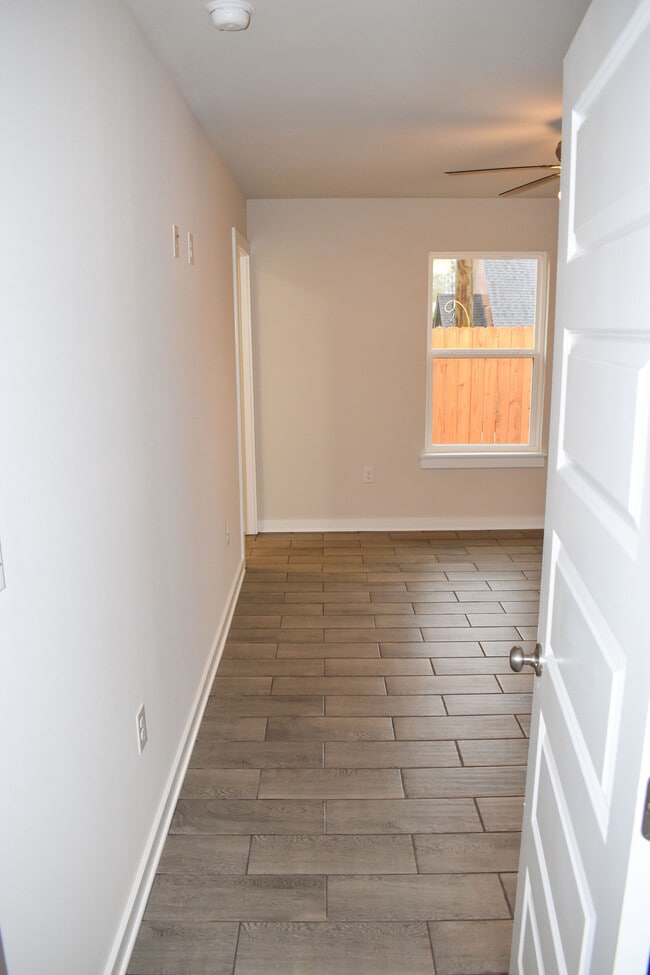 Building Photo - 130 East Ave