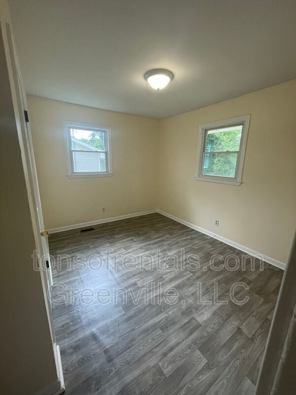 Building Photo - 733 Fairfax St