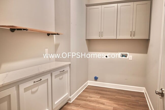Building Photo - 4bed Home within Walking Distance to Sound