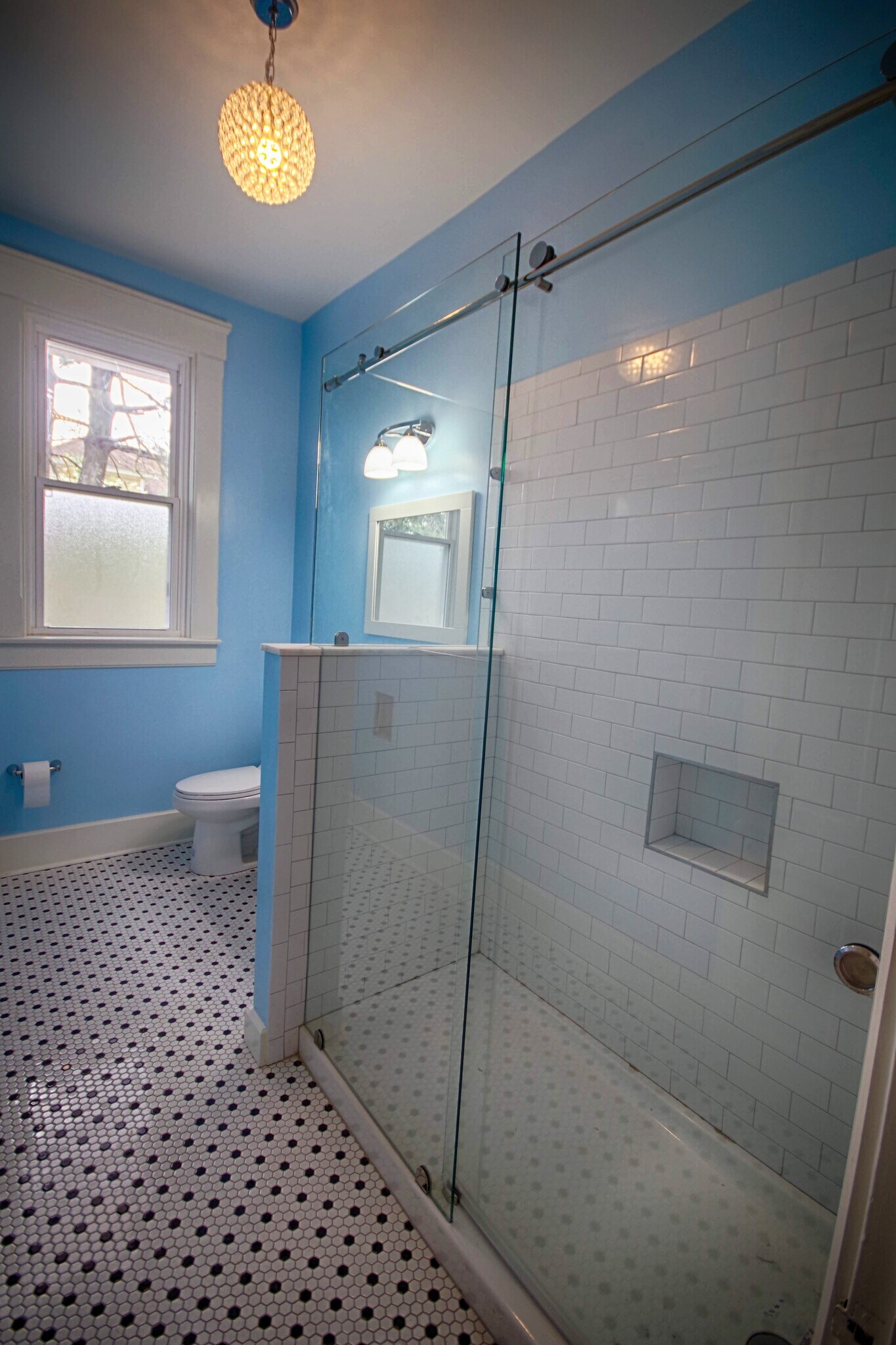 Building Photo - 2038 Bonnycastle Ave