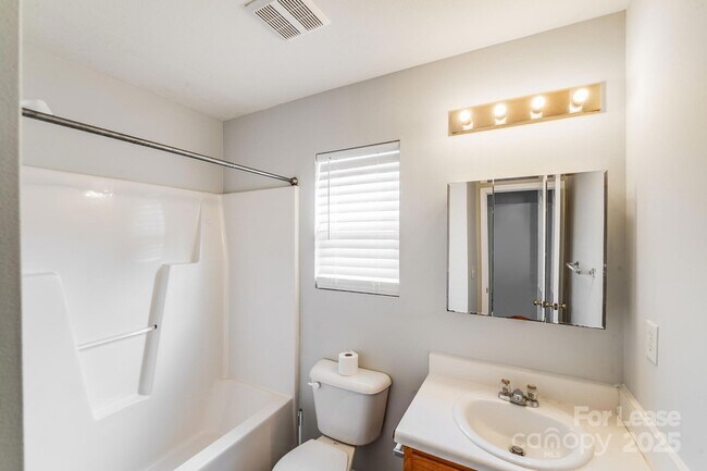 Building Photo - 6320 Alder Ct