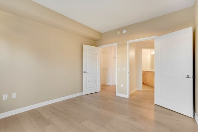 Building Photo - Professionally Managed and Updated// 2 Bedroom 2 bathroom Condo// Logan Circle! // Garage Parking...