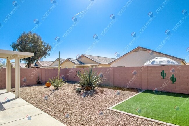 Building Photo - Beautiful home with Solar Panels!