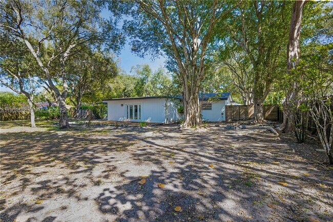 Building Photo - 16412 SW 74 CT