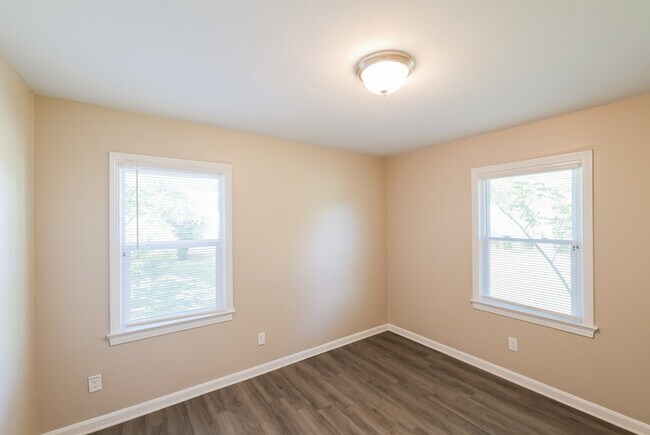 Building Photo - Spacious 3-Bedroom Tuscaloosa Home with Garage