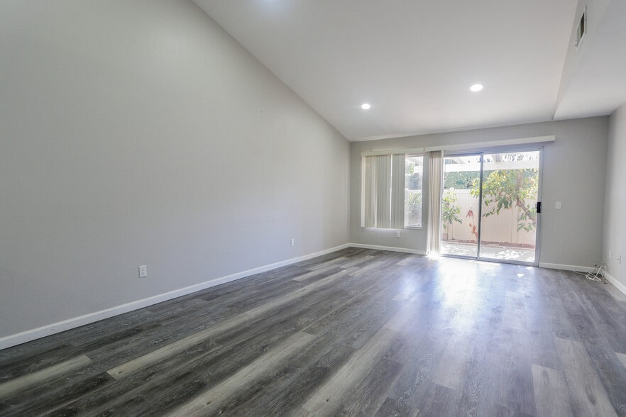 Building Photo - 1162 Desert Willow Ln