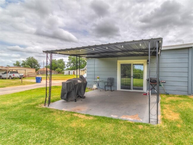 Building Photo - 621 N 16th St