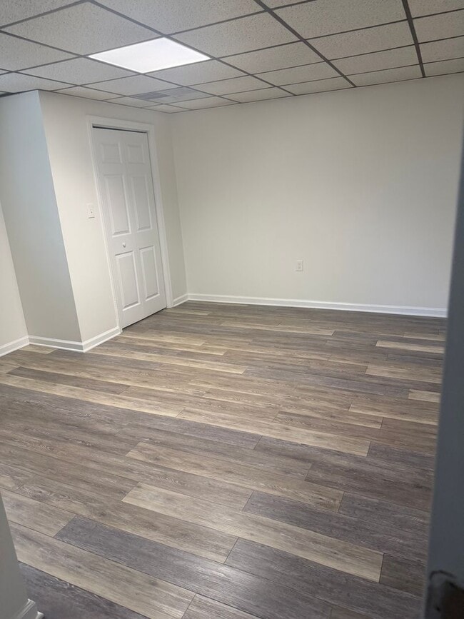 Building Photo - 1 FREE MONTH !!