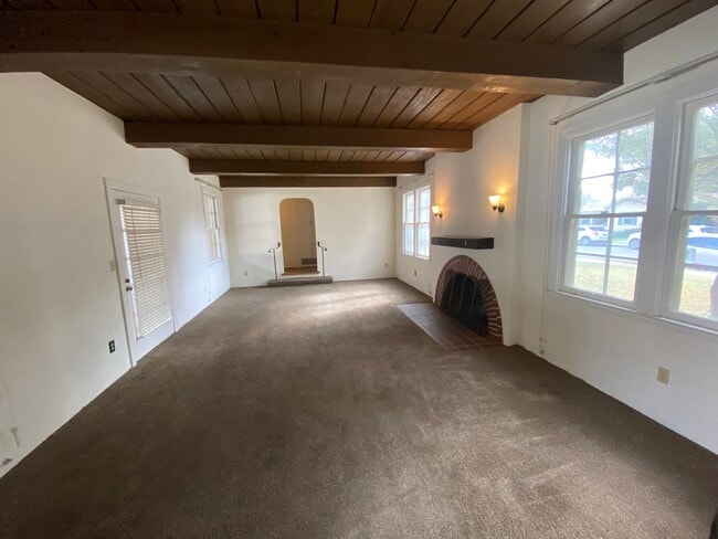 Building Photo - Upcoming Charming 2 Bed, 2Bath home in Kingsburg CA