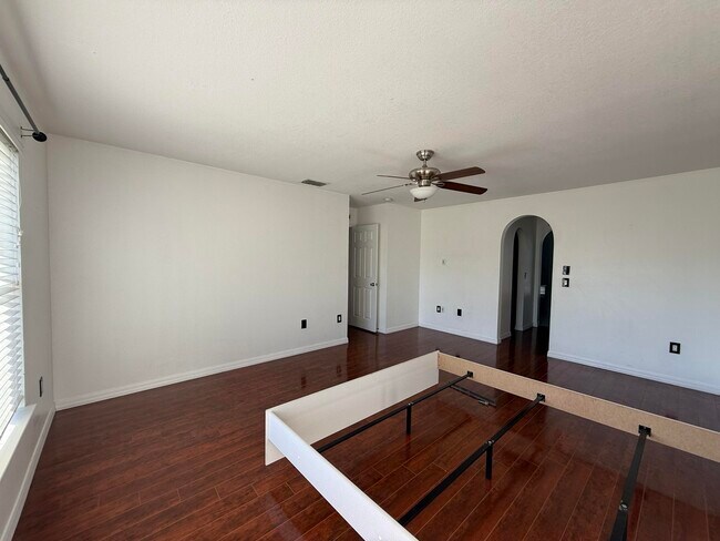 Building Photo - 1925 SW Libra Ln