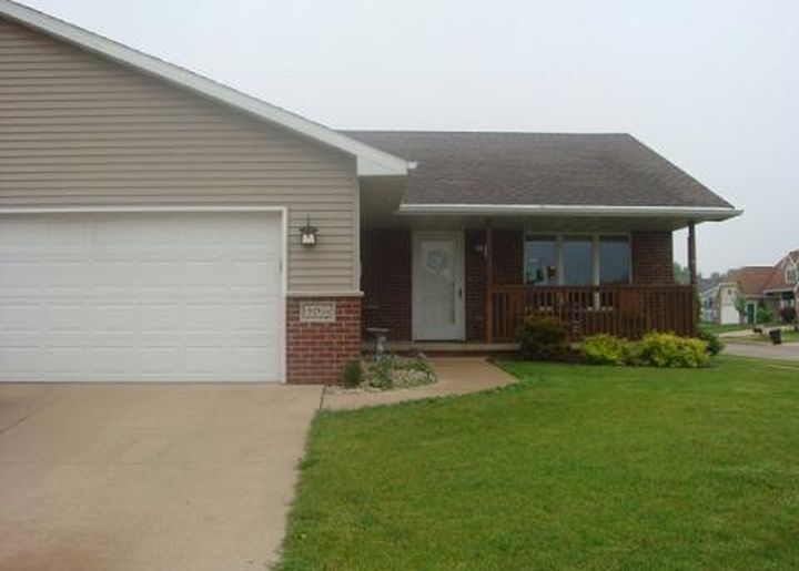 Building Photo - 1702 Hulke Dr