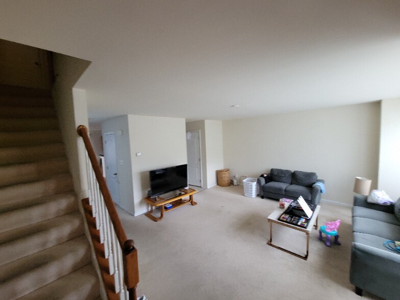 Building Photo - 284 Kentshire Dr