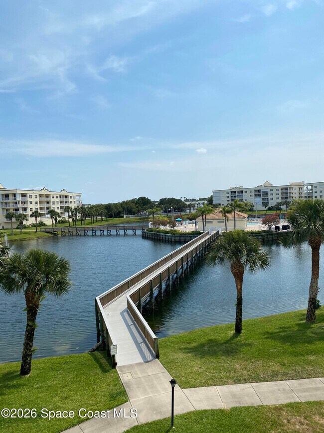 Building Photo - 8951 Lake Dr