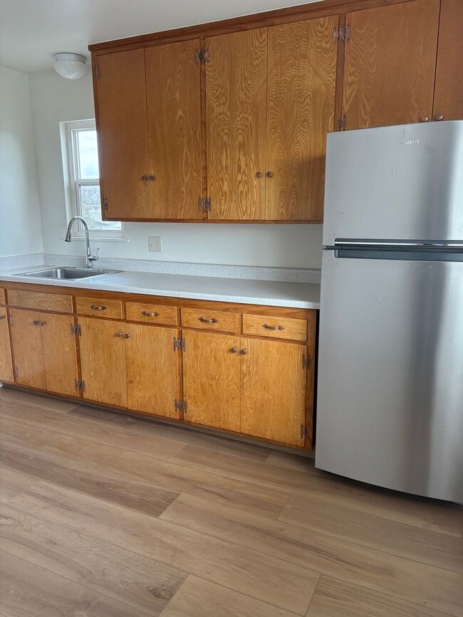 Building Photo - 15-13 Alma Ct