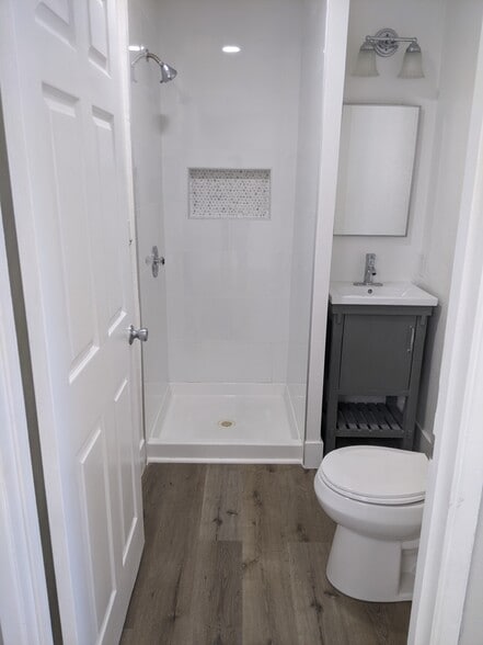 Building Photo - 3318 W 157th St