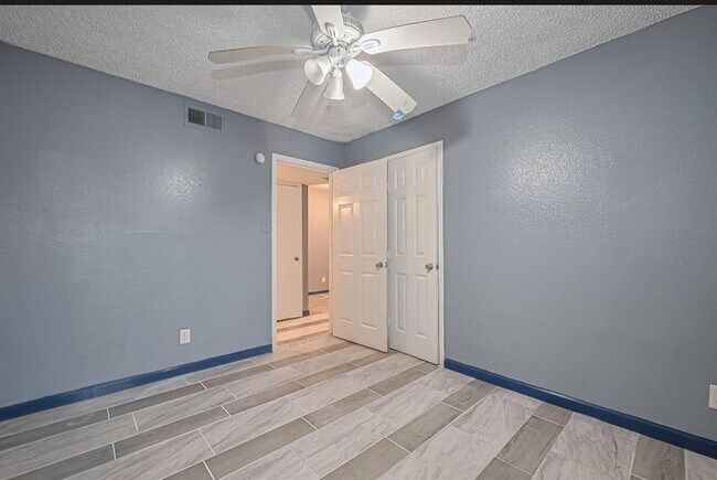 Building Photo - 12615 Brookglade Cir