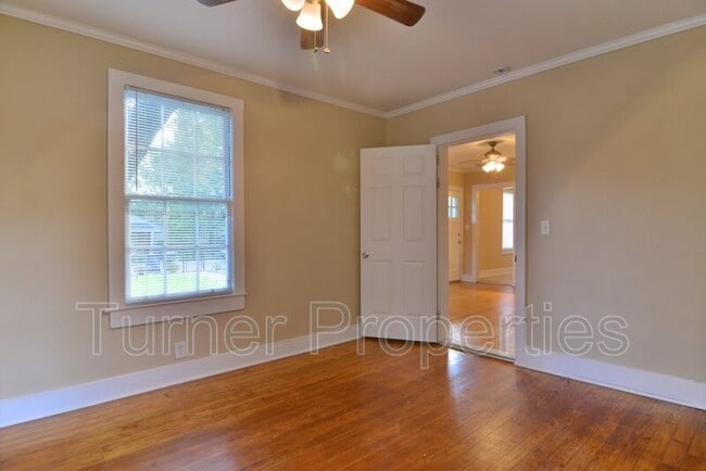 Building Photo - 2729 Kingswood Dr