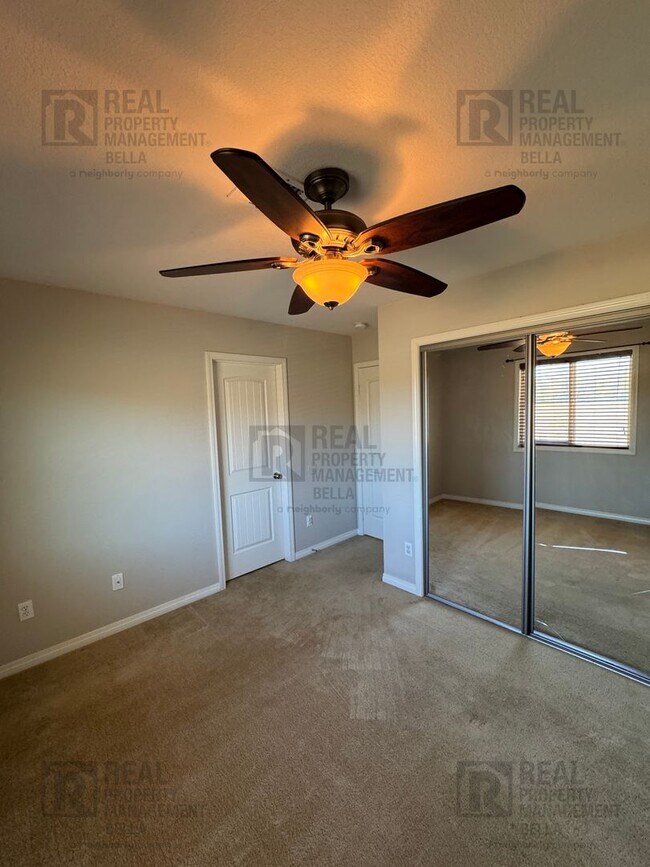 Building Photo - Spacious 4-Bedroom Menifee Home with Downs...