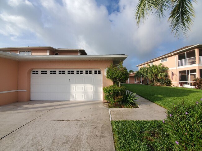 Building Photo - 20004 Lake Vista Cir