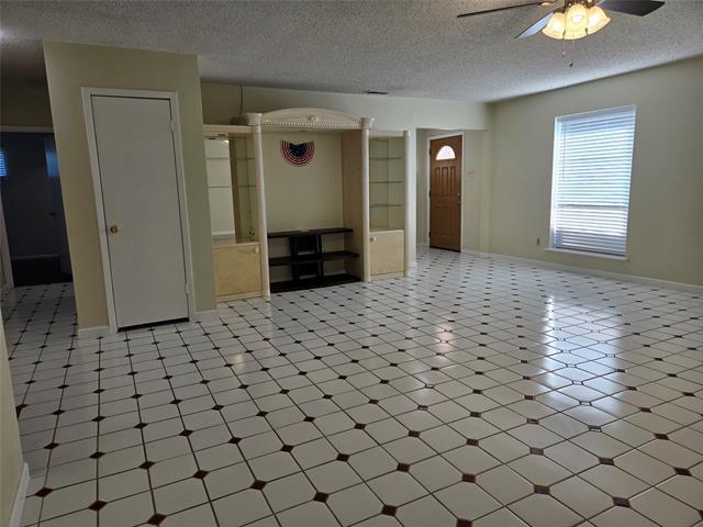 Building Photo - 4305 Hanover Dr