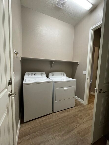 Indoor Laundry - 5649 N Teaberry Ln