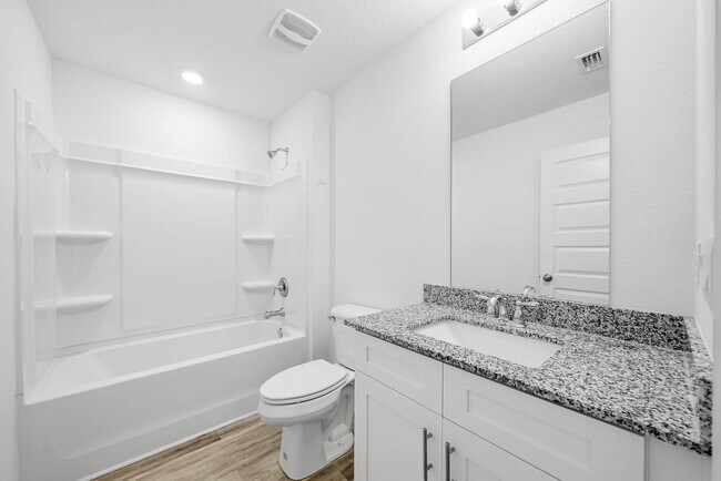 Building Photo - 39 Riverwalk Xing