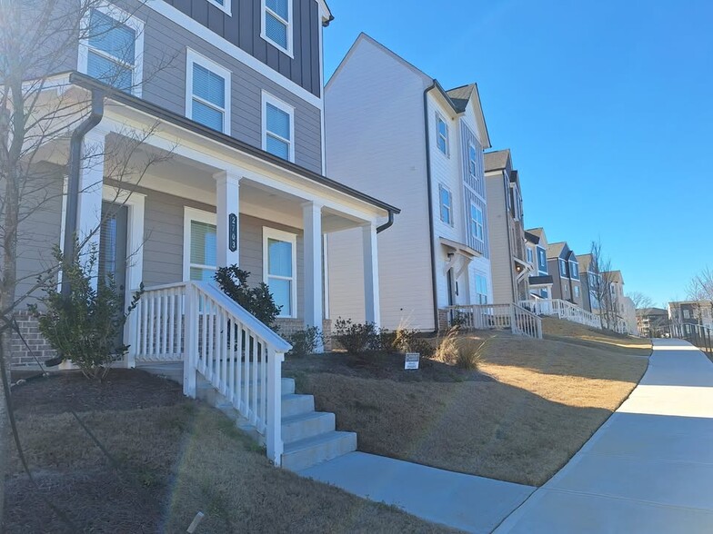 Right View - 2703 Stream Valley Ln NW