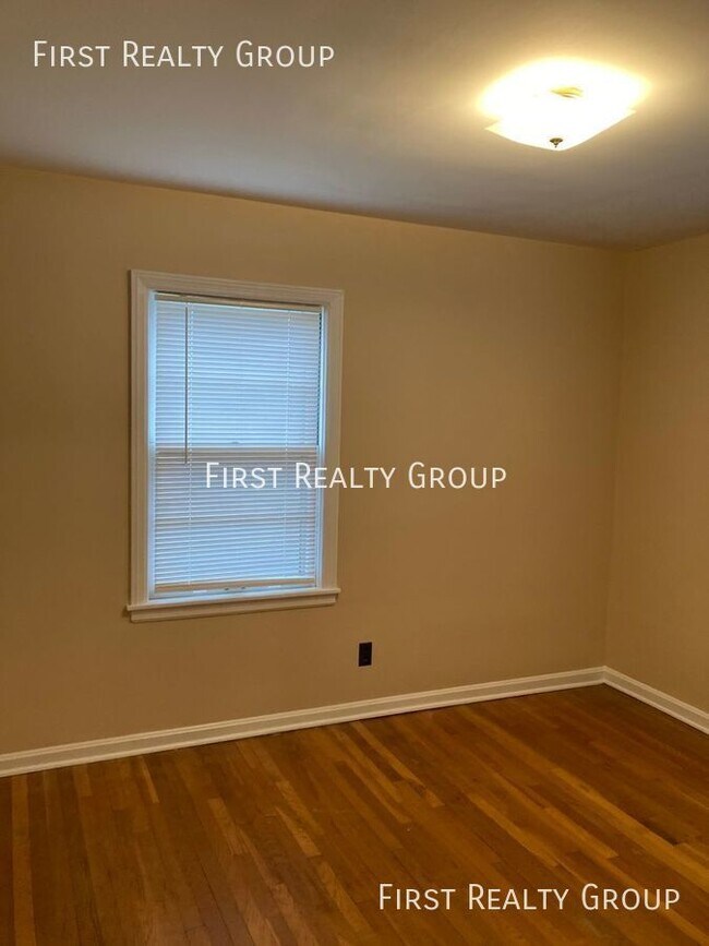 Building Photo - 2901 Grand Ave