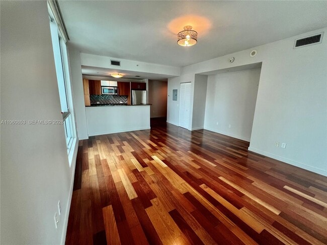 Building Photo - 300 S Biscayne Blvd