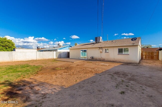 Building Photo - 6134 W Mulberry Dr