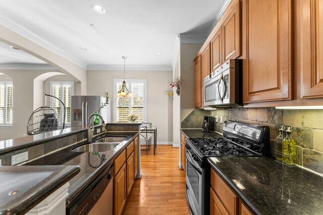 Building Photo - 9910 Orchard Ct